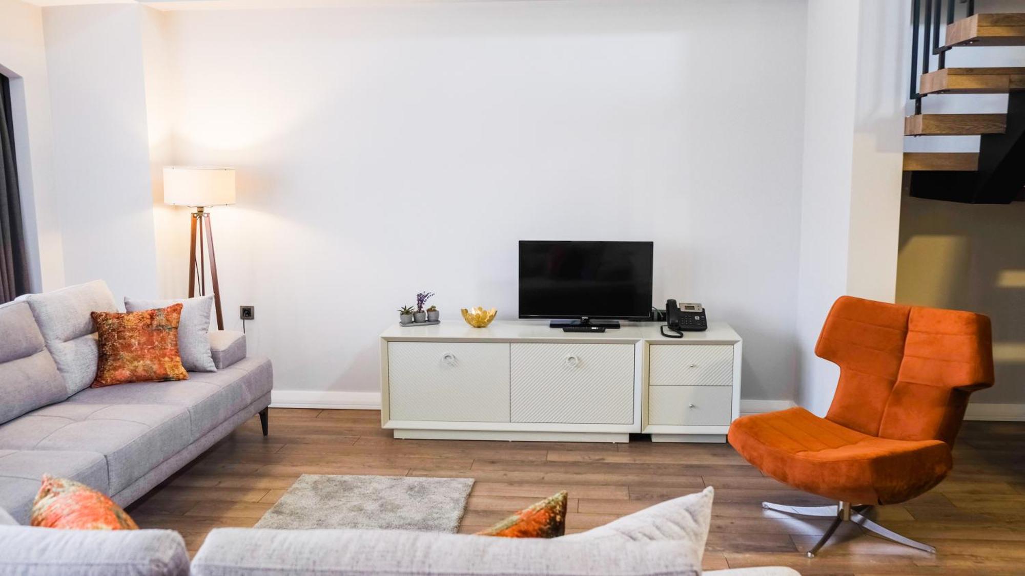 Hotel Myway Deluxe Alsancak Smirne Esterno foto