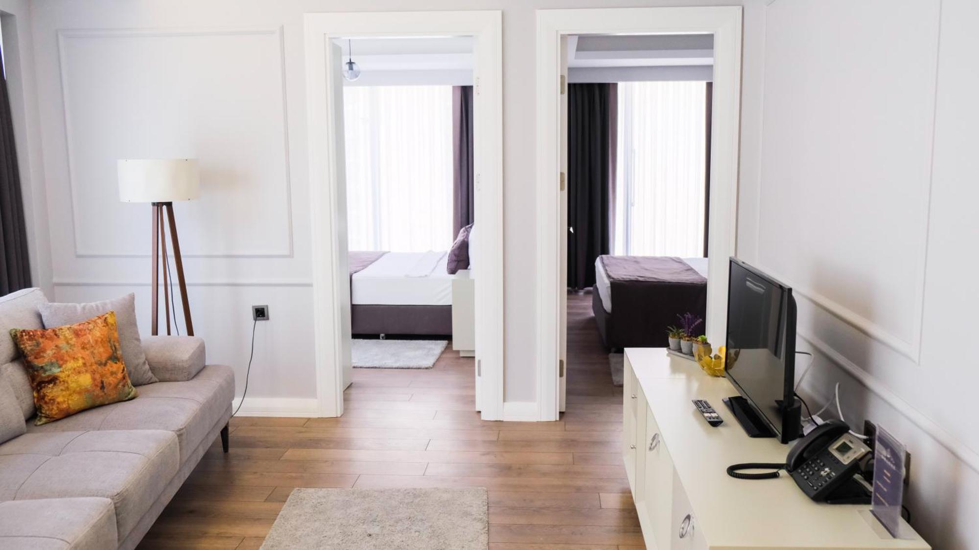 Hotel Myway Deluxe Alsancak Smirne Esterno foto