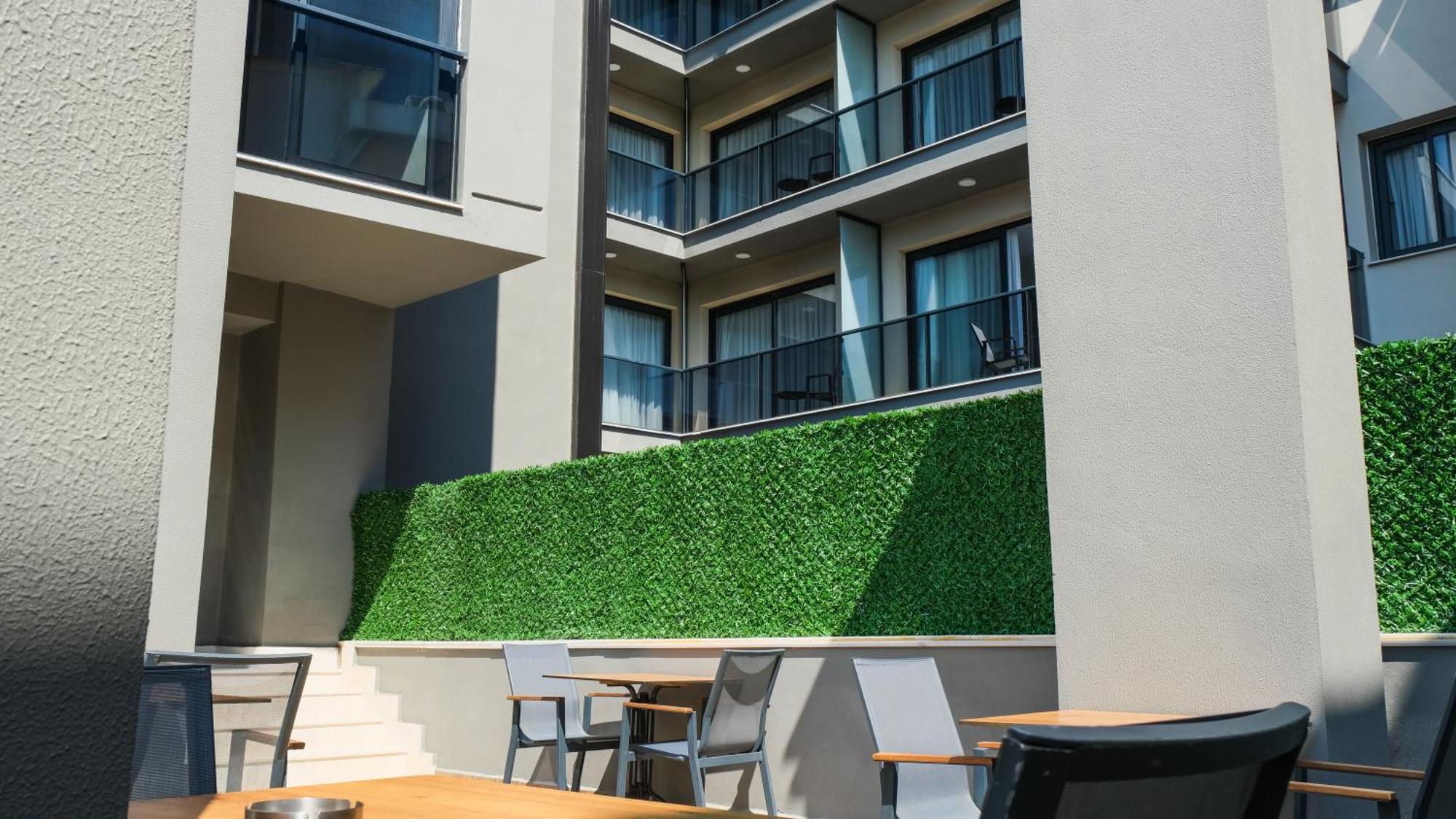 Hotel Myway Deluxe Alsancak Smirne Esterno foto