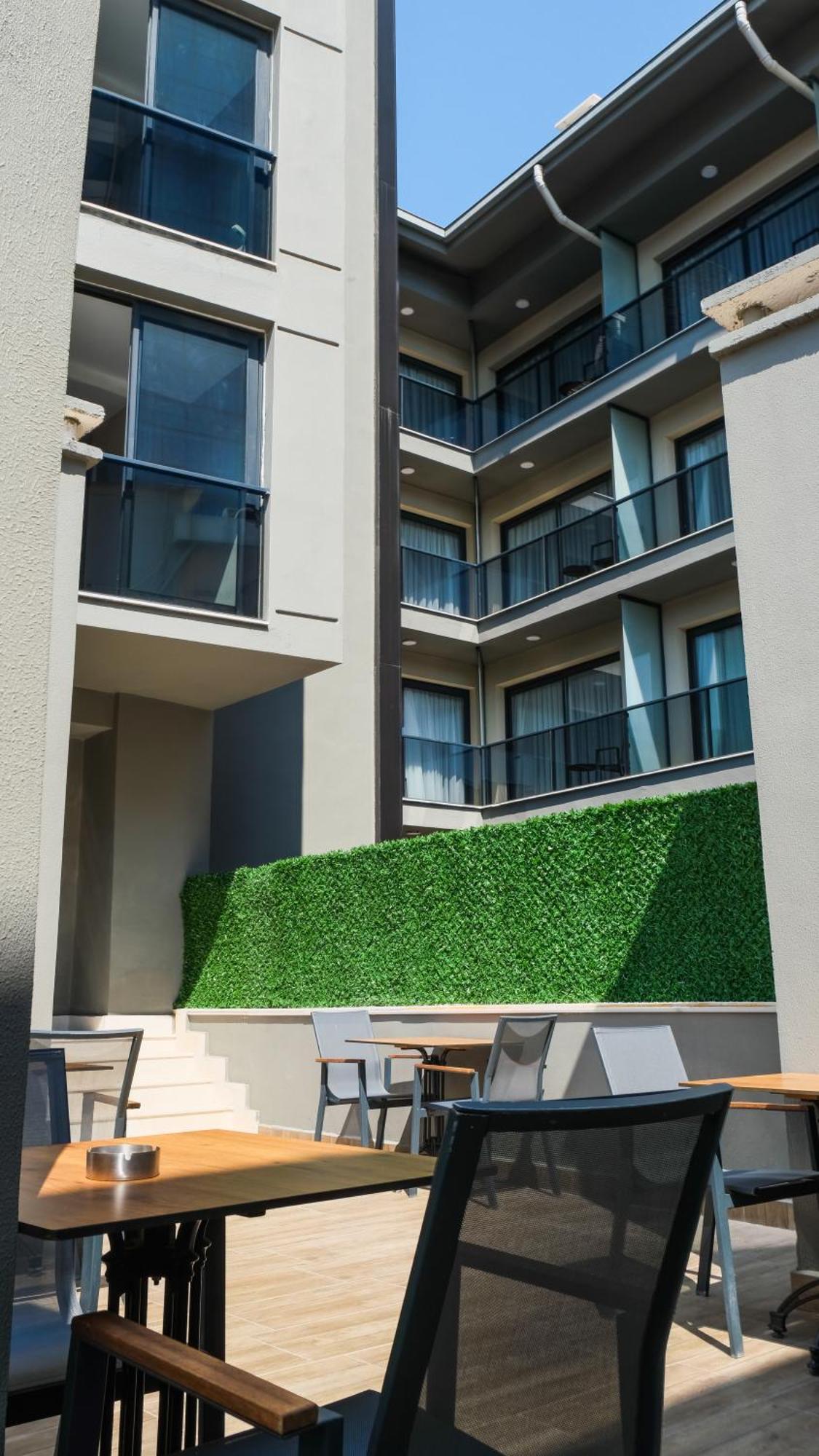 Hotel Myway Deluxe Alsancak Smirne Esterno foto